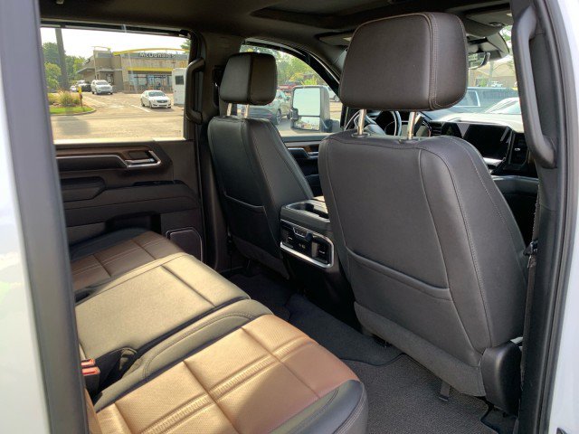 Used 2024 Chevrolet Silverado 2500 High Country w/ Technology Package AWD/4WD image 17