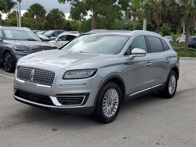 Used 2020 Lincoln Nautilus FWD image 3
