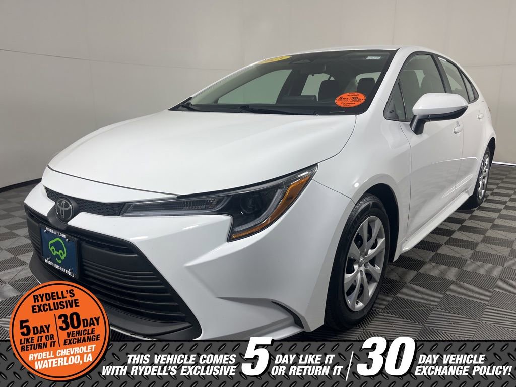 Used 2025 Toyota Corolla LE image 11