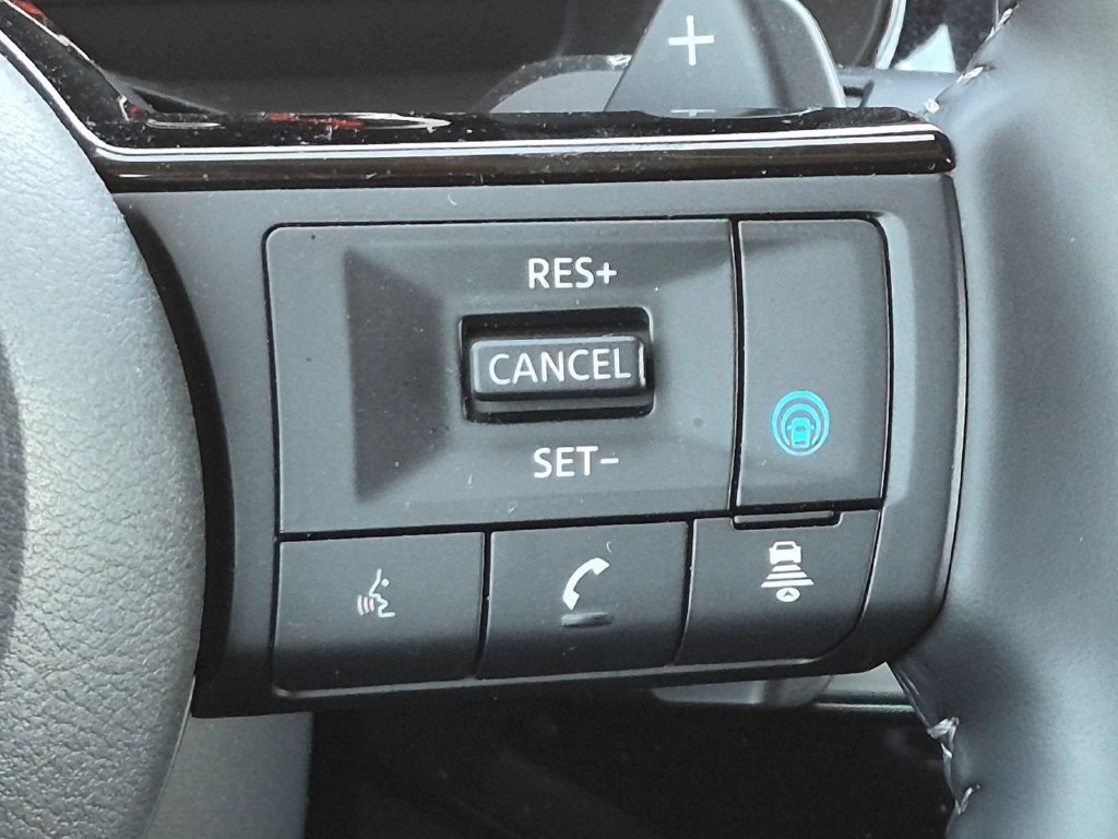 Used 2025 Nissan Pathfinder Platinum w/ Cargo Package FWD image 18