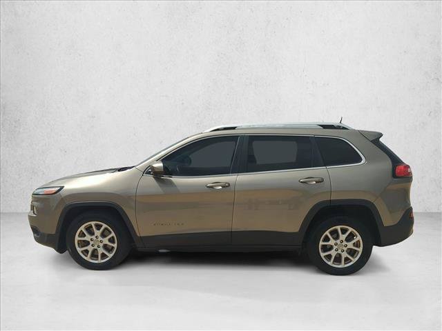 Used 2017 Jeep Cherokee Latitude FWD image 9