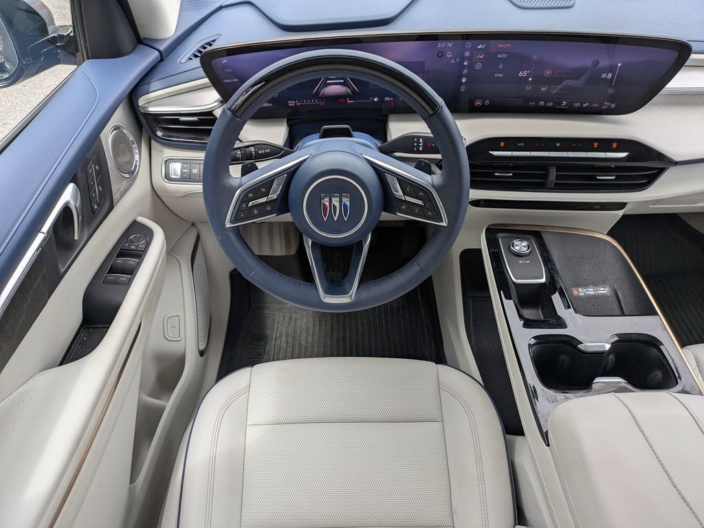 Used 2025 Buick Enclave Avenir w/ Super Cruise Package FWD image 17