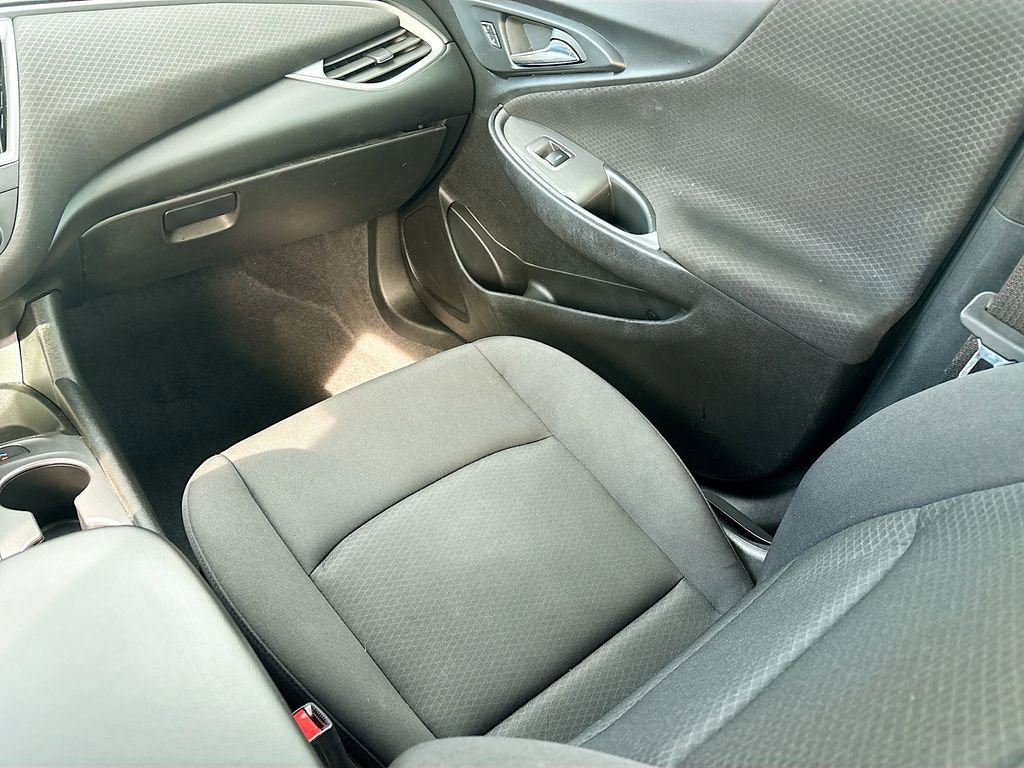 Used 2024 Chevrolet Malibu RS FWD image 22