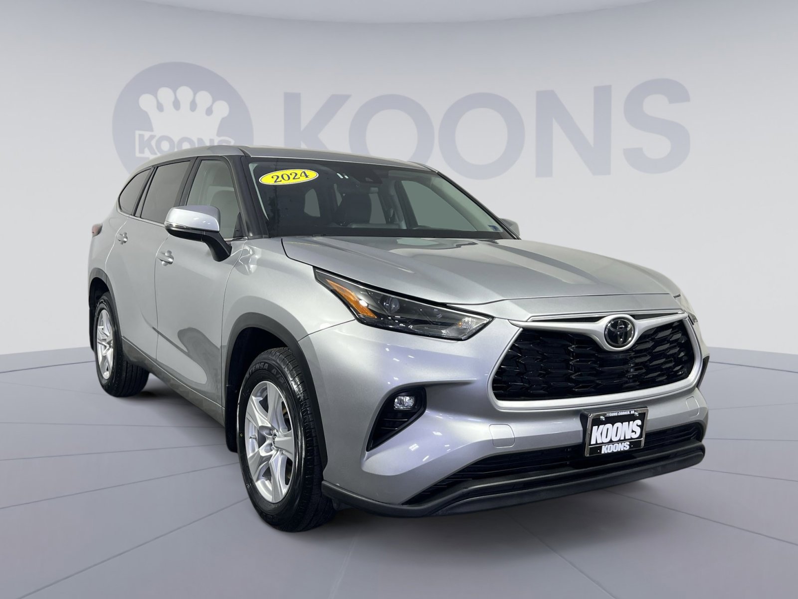 Used 2024 Toyota Highlander LE image 10