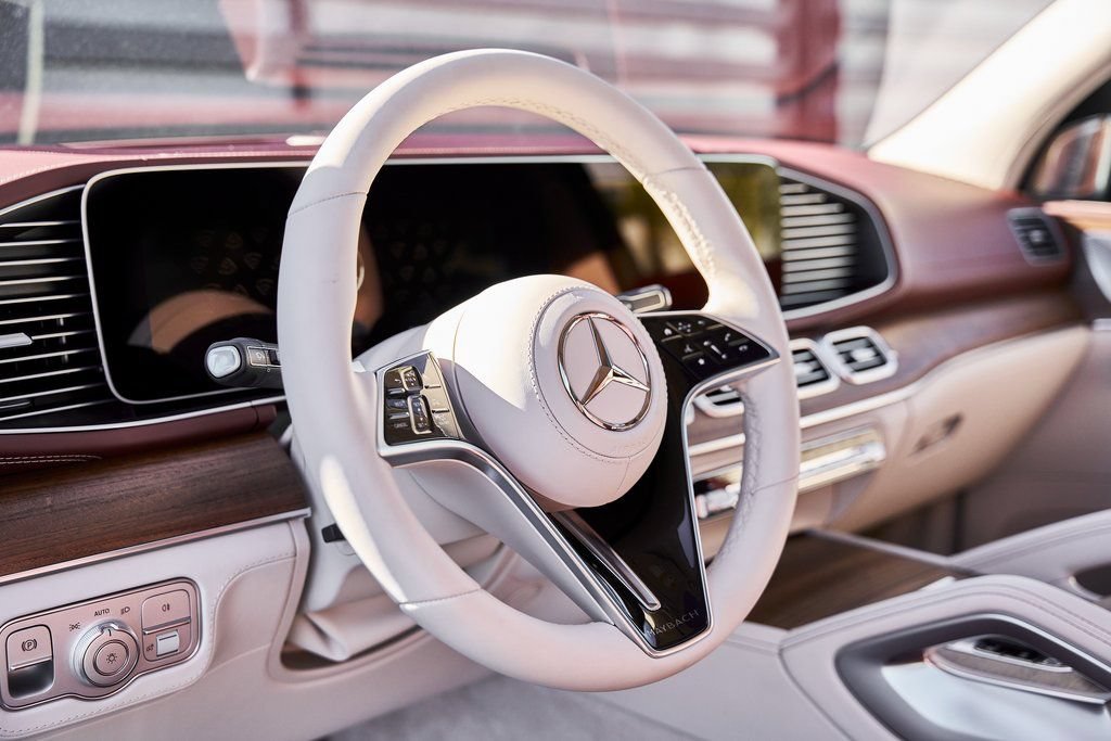 Used 2026 Mercedes-Benz Maybach GLS 600 4MATIC image 37