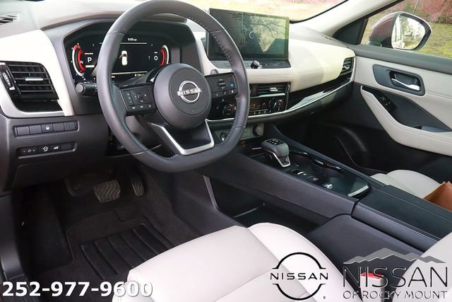Certified 2024 Nissan Rogue SL FWD image 12