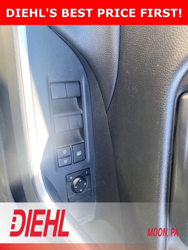 Used 2019 Toyota RAV4 LE AWD/4WD image 13