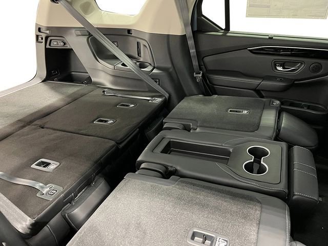 New 2025 Honda Pilot Touring image 39