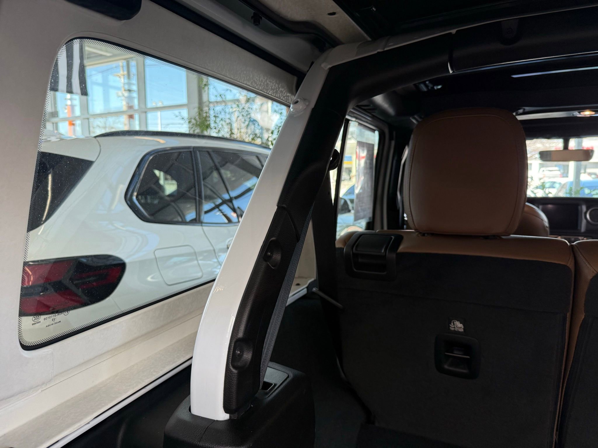 Used 2022 Jeep Wrangler Unlimited Sahara w/ Cold Weather Group image 39