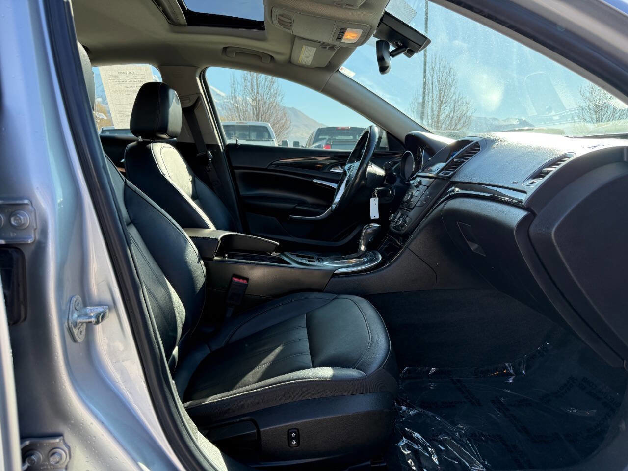 Used 2012 Buick Regal Leather image 23