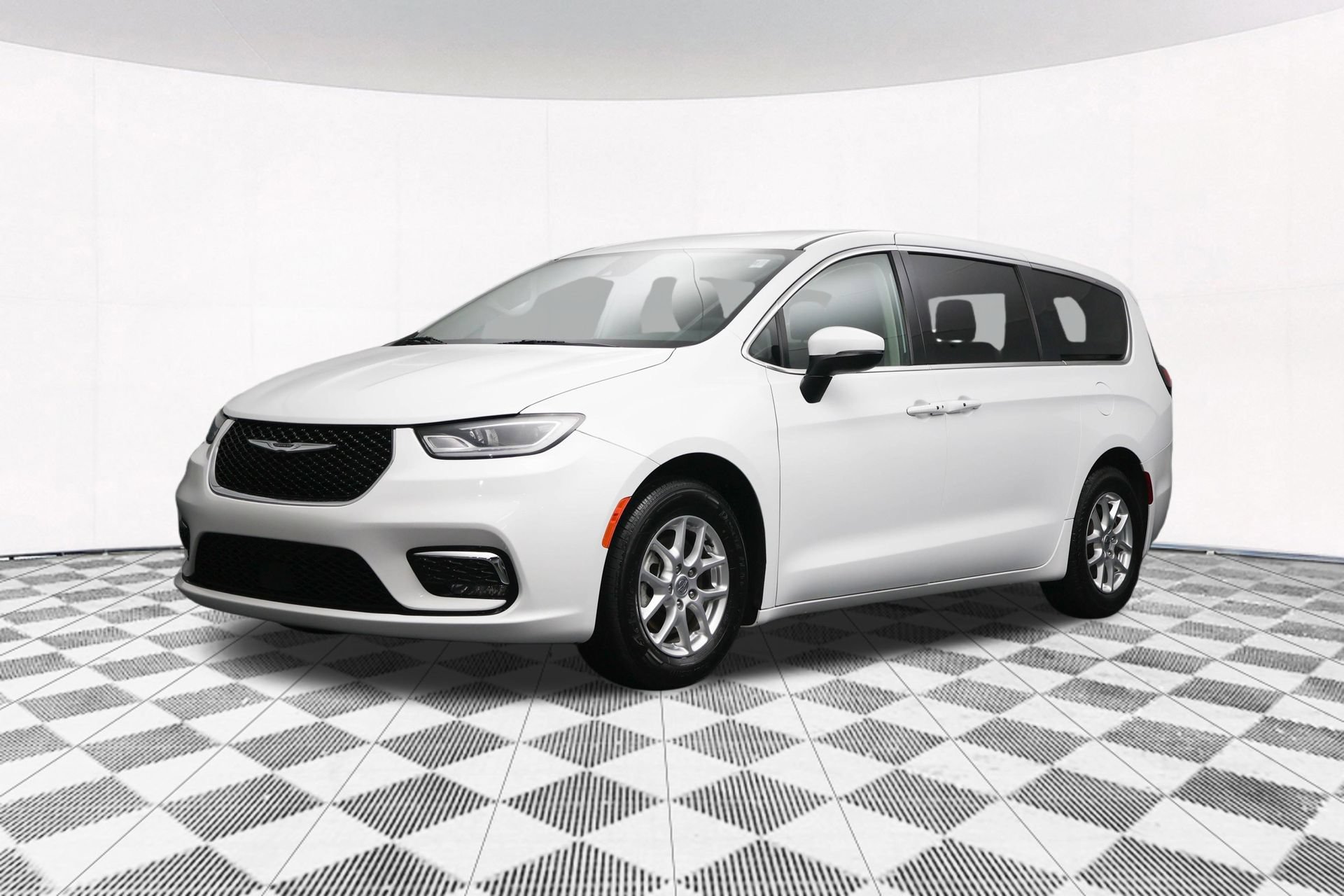 Used 2023 Chrysler Pacifica Touring-L FWD image 39