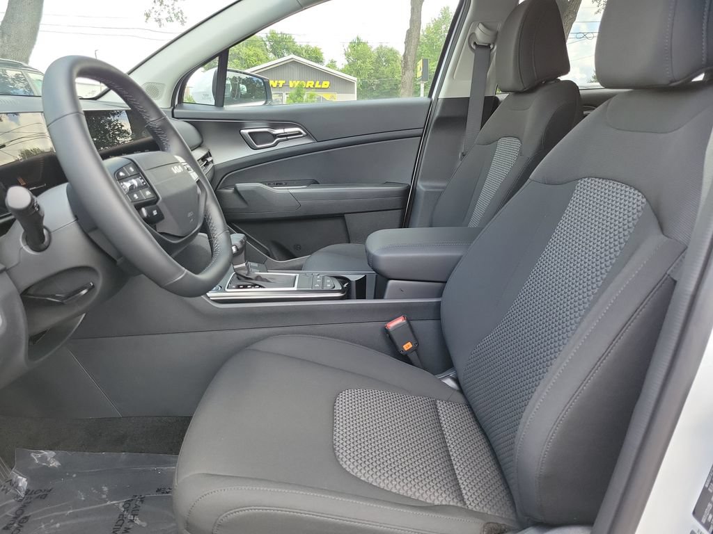 New 2026 Kia Sportage LX w/ LX Convenience Package FWD image 5