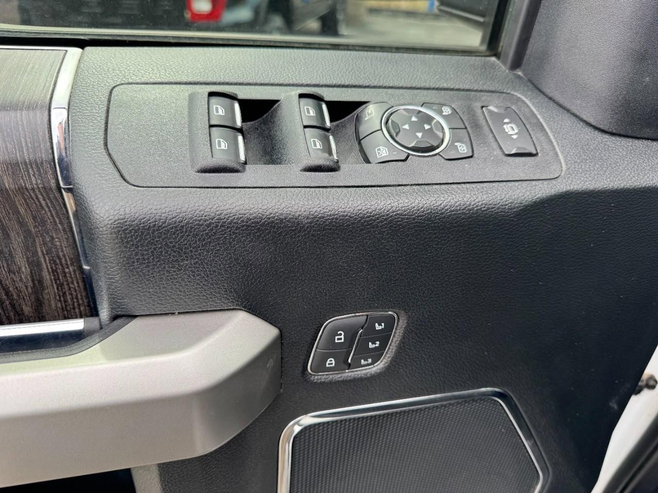 Used 2021 Ford F250 Lariat w/ Lariat Value Package AWD/4WD image 15