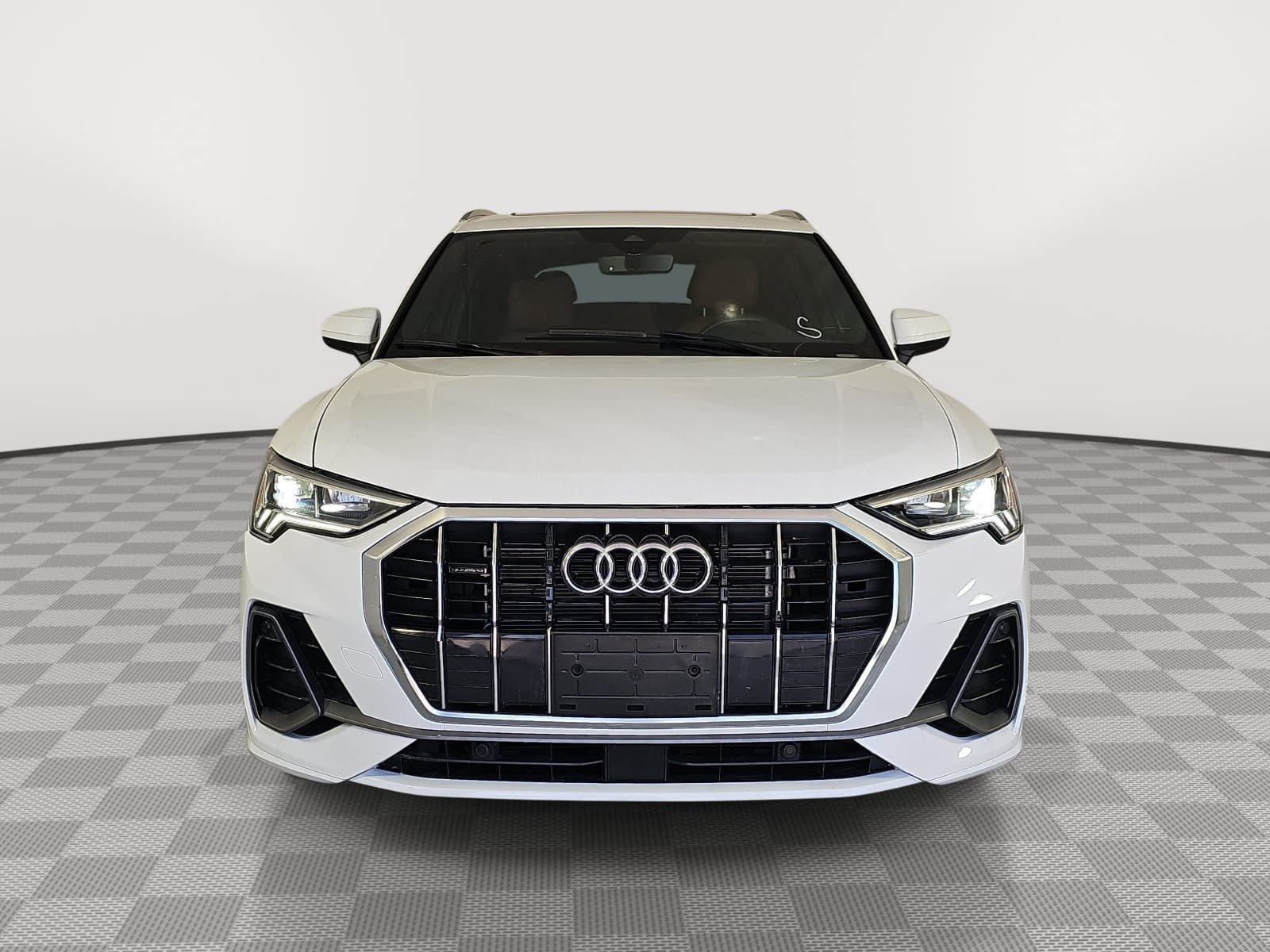 Used 2025 Audi Q3 2.0T Premium w/ Convenience Package AWD/4WD image 3