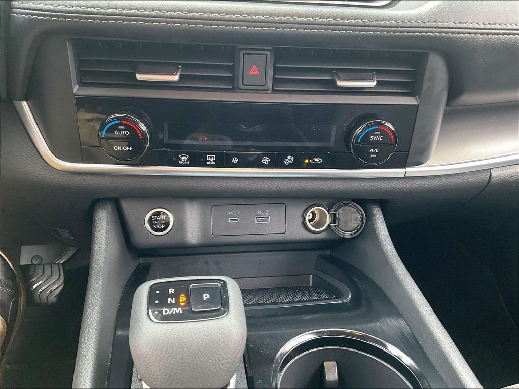 Used 2023 Nissan Rogue SV AWD/4WD image 12