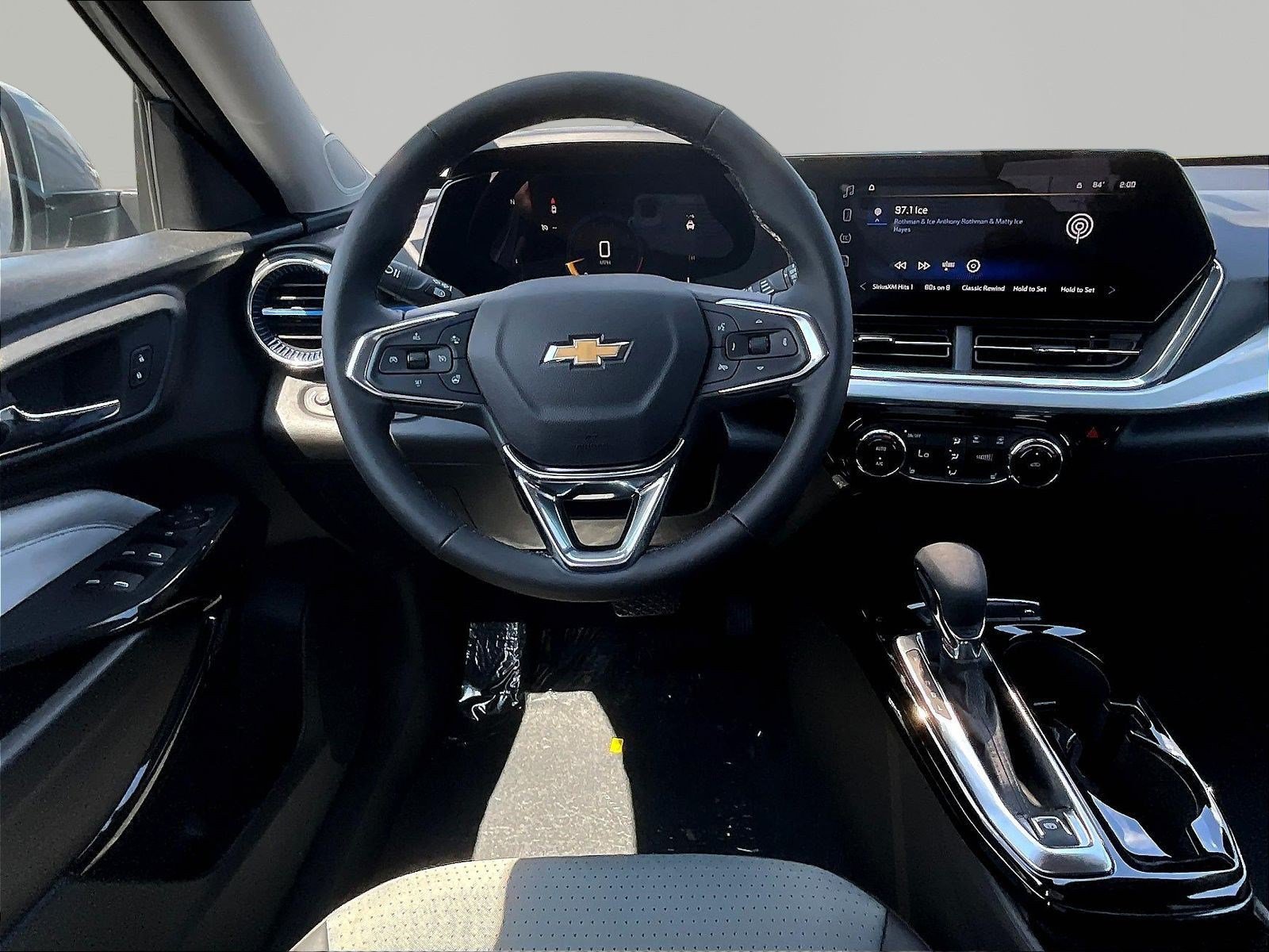 New 2026 Chevrolet Trax LT w/ Sunroof Package FWD image 9