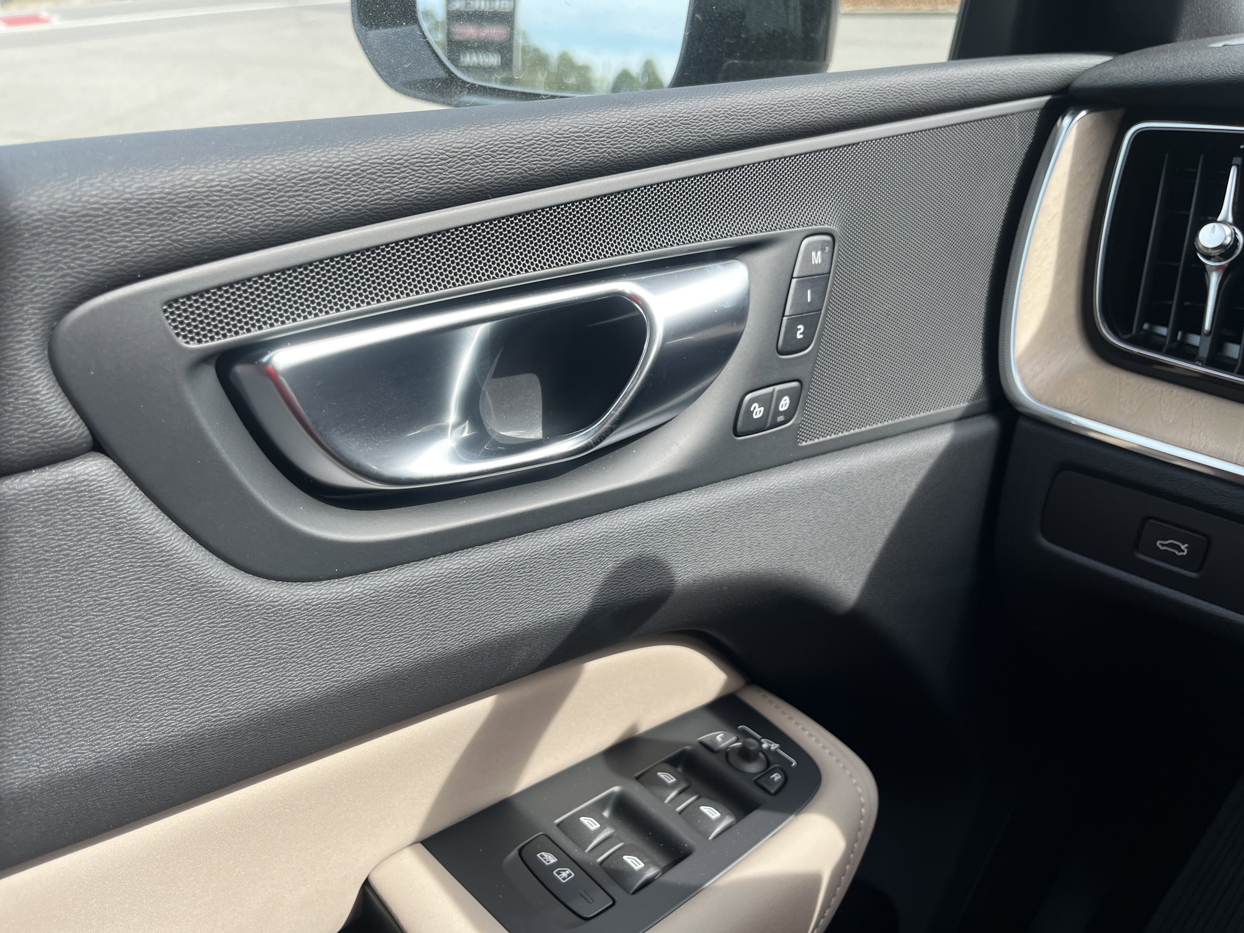 New 2026 Volvo XC60 B5 Core w/ Protection Package Premier image 21