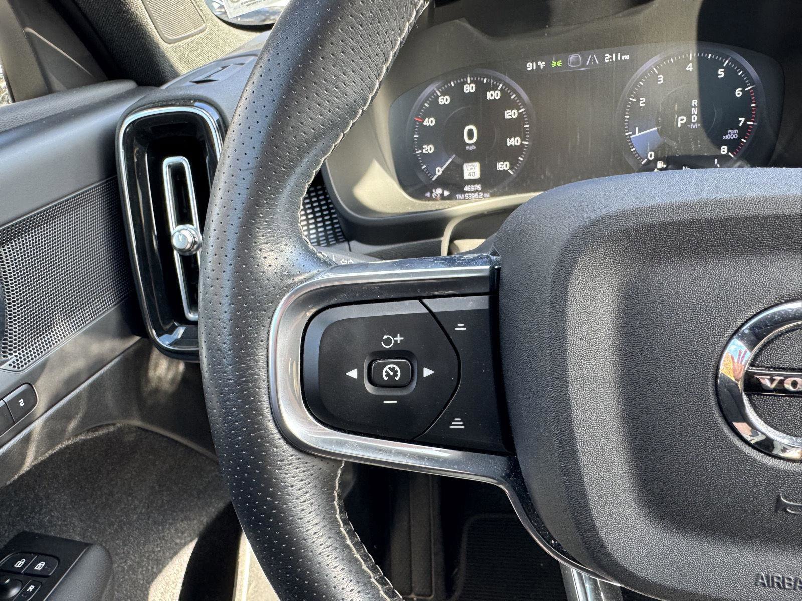 Used 2021 Volvo XC40 T5 R-Design w/ Advanced Package image 11