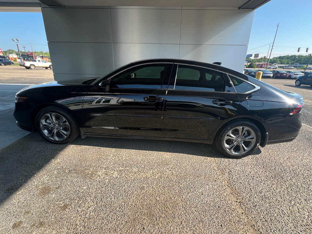 Used 2023 Honda Accord EX image 6