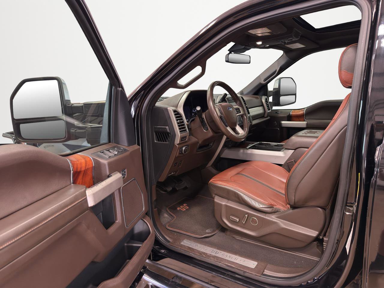 Used 2020 Ford F250 King Ranch w/ King Ranch Ultimate Package AWD/4WD image 13