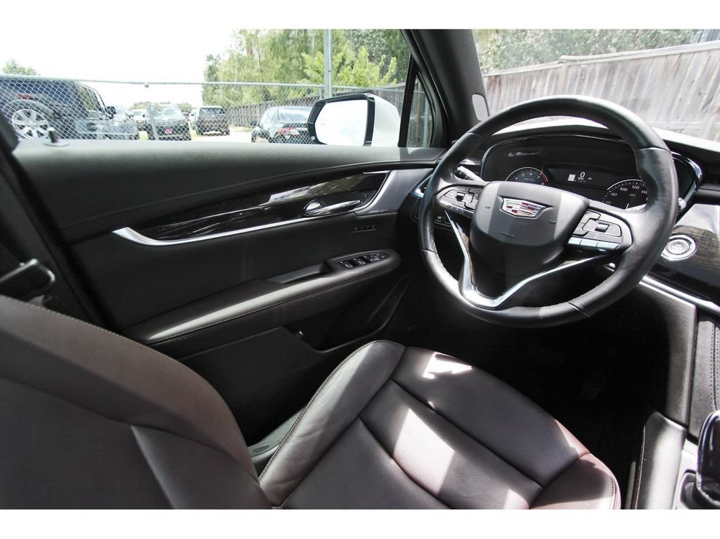 Used 2023 Cadillac XT6 Premium Luxury FWD image 9