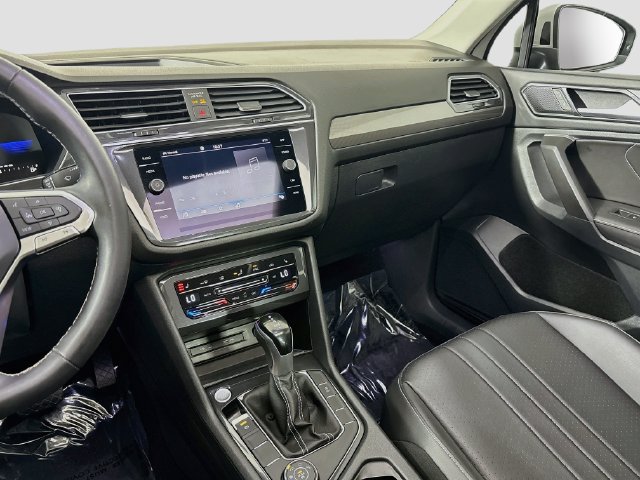Used 2023 Volkswagen Tiguan SE AWD/4WD image 22