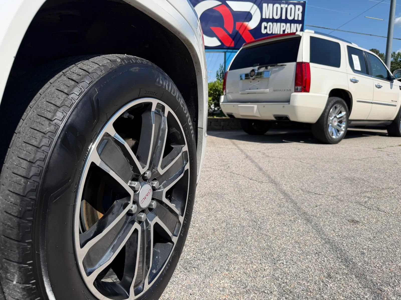 Used 2017 GMC Acadia Denali w/ Technology Package AWD/4WD image 34
