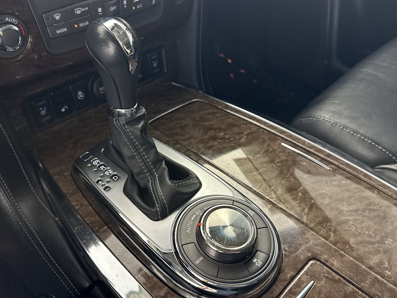 Used 2017 INFINITI QX80 4WD w/ Driver Assistance Package image 20