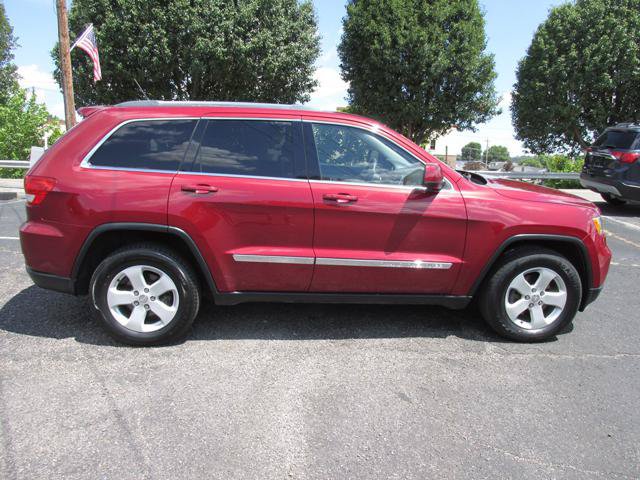 Used 2013 Jeep Grand Cherokee Laredo AWD/4WD image 3
