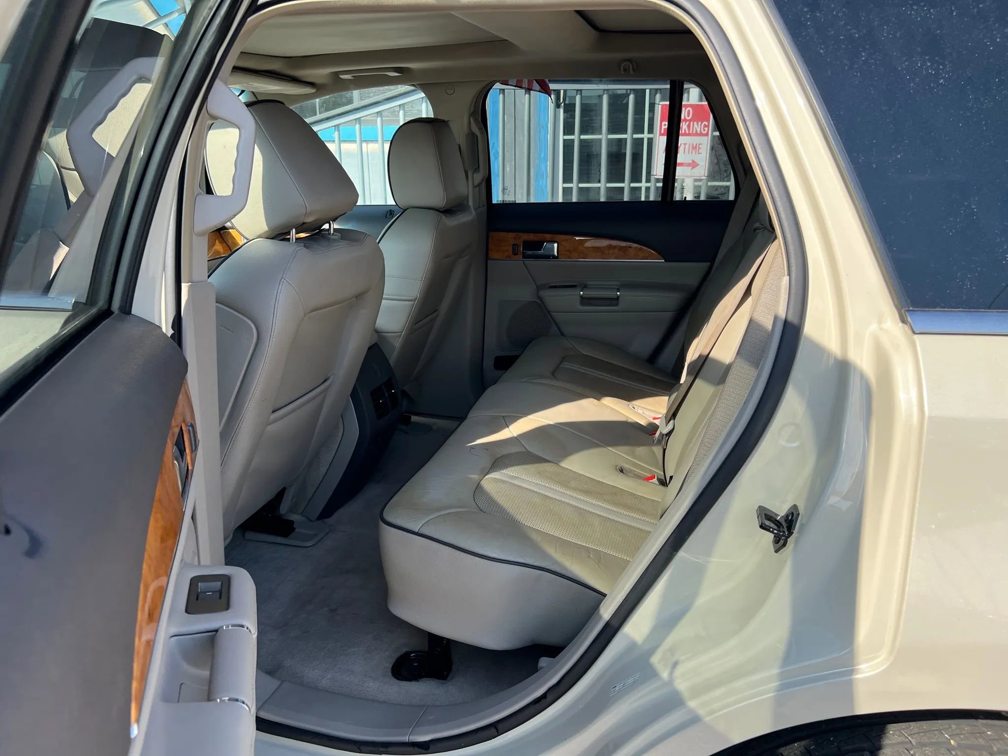 Used 2015 Lincoln MKX FWD w/ Equipment Group 102A image 11