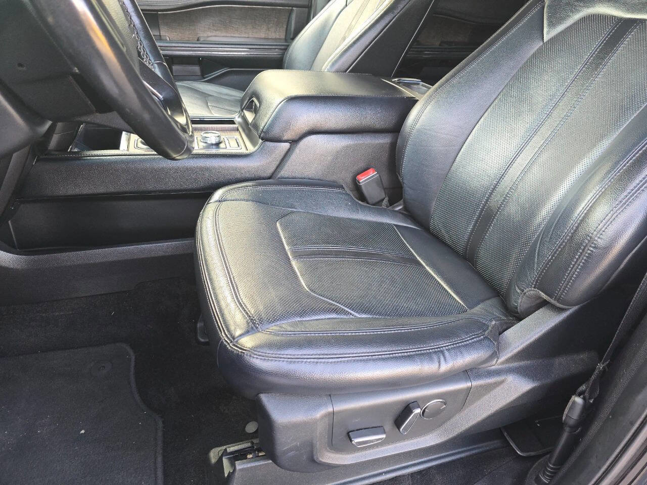 Used 2019 Ford Expedition Max Limited image 25