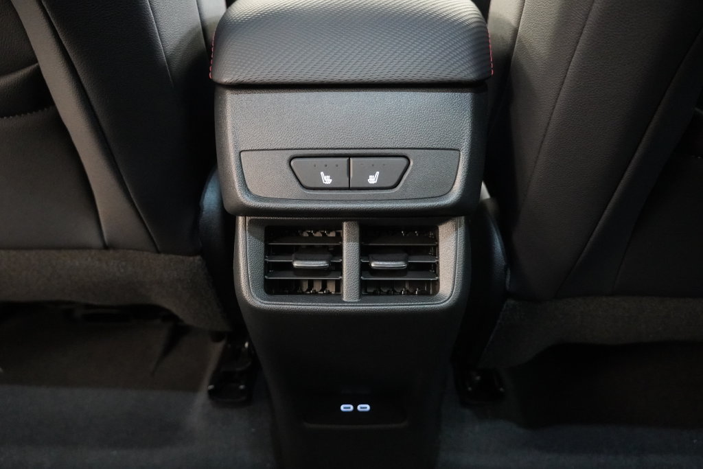 New 2027 Chevrolet Equinox RS w/ Safety and Technology Package AWD/4WD image 32