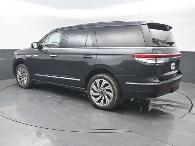 Used 2023 Lincoln Navigator Reserve w/ Equipment Group 201A AWD/4WD image 3