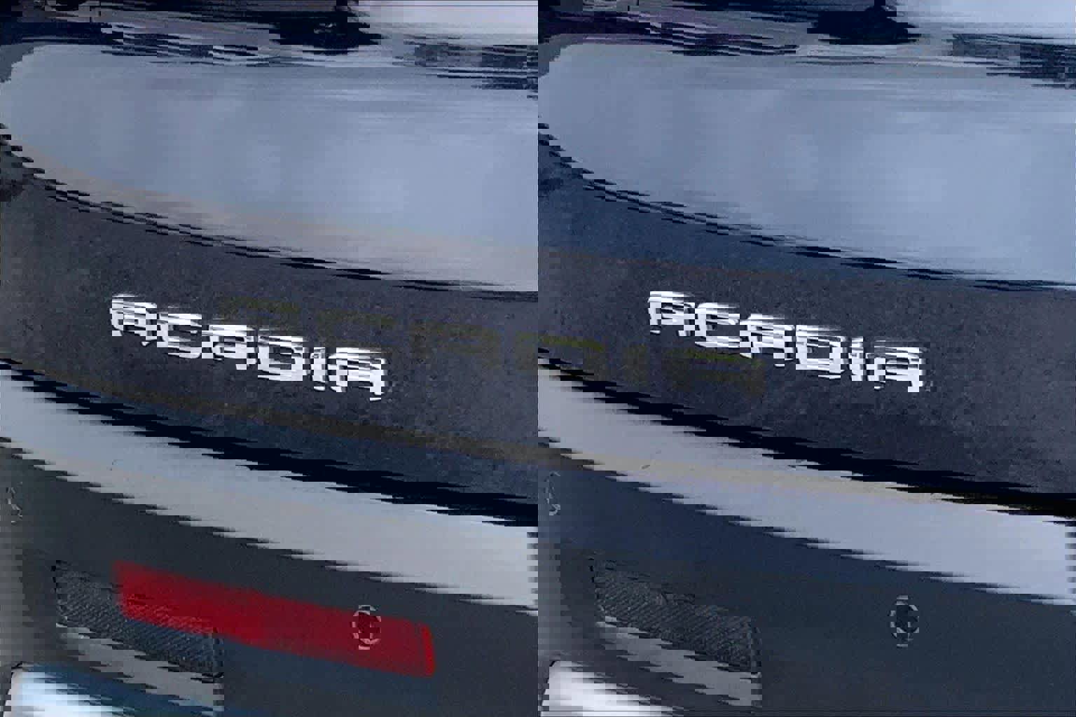 Used 2021 GMC Acadia SLE w/ Driver Convenience Package FWD image 10