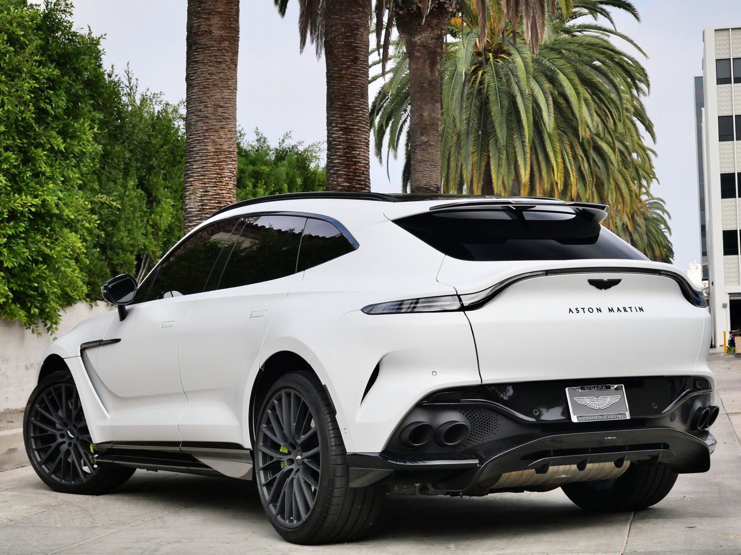 Used 2023 Aston Martin DBX 707 image 2