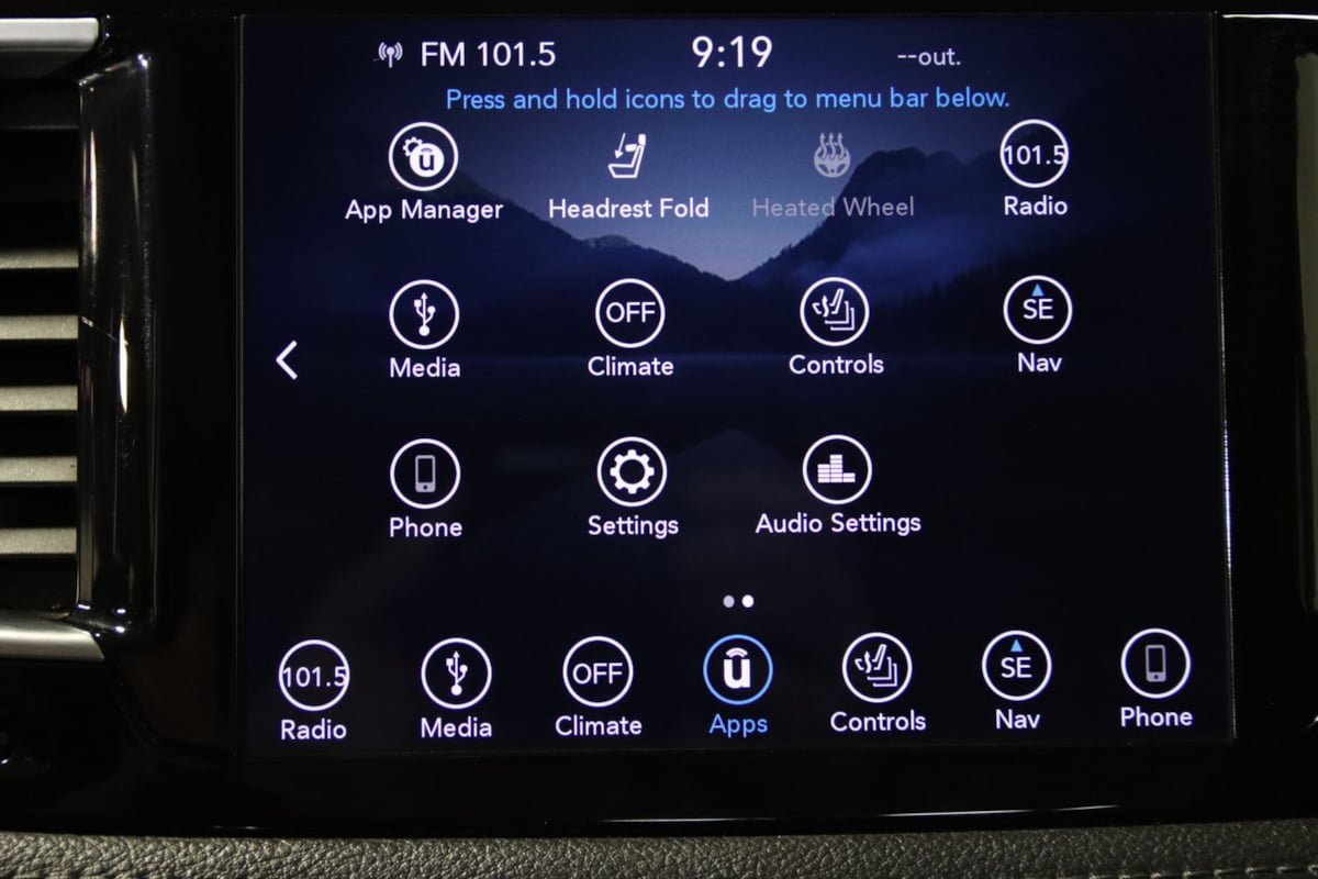 Used 2018 Chrysler Pacifica Limited FWD image 48