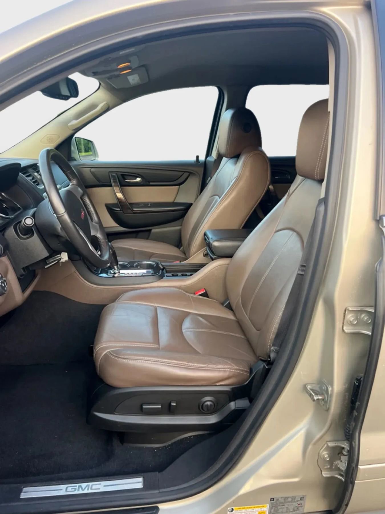 Used 2015 GMC Acadia SLT image 10