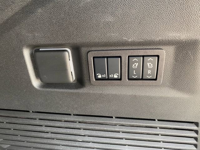 Used 2024 GMC Yukon Denali w/ Max Trailering Package image 18