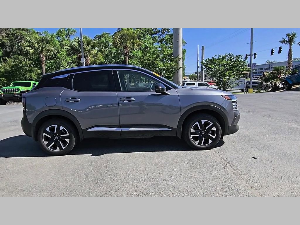 Used 2025 Nissan Kicks SR AWD/4WD image 35