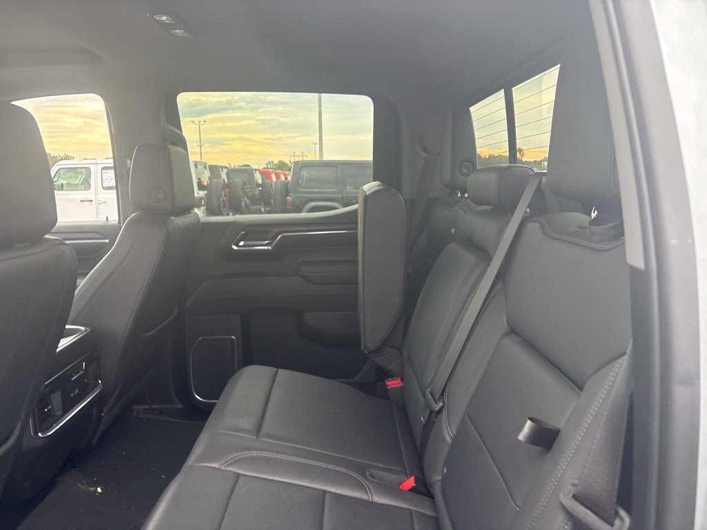 Used 2023 GMC Sierra 1500 SLT w/ SLT Premium Plus Package AWD/4WD image 18