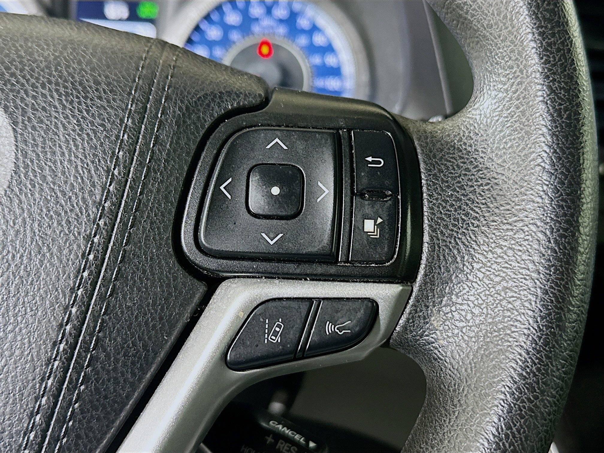 Used 2020 Toyota Sienna LE w/ LE Preferred Package FWD image 17