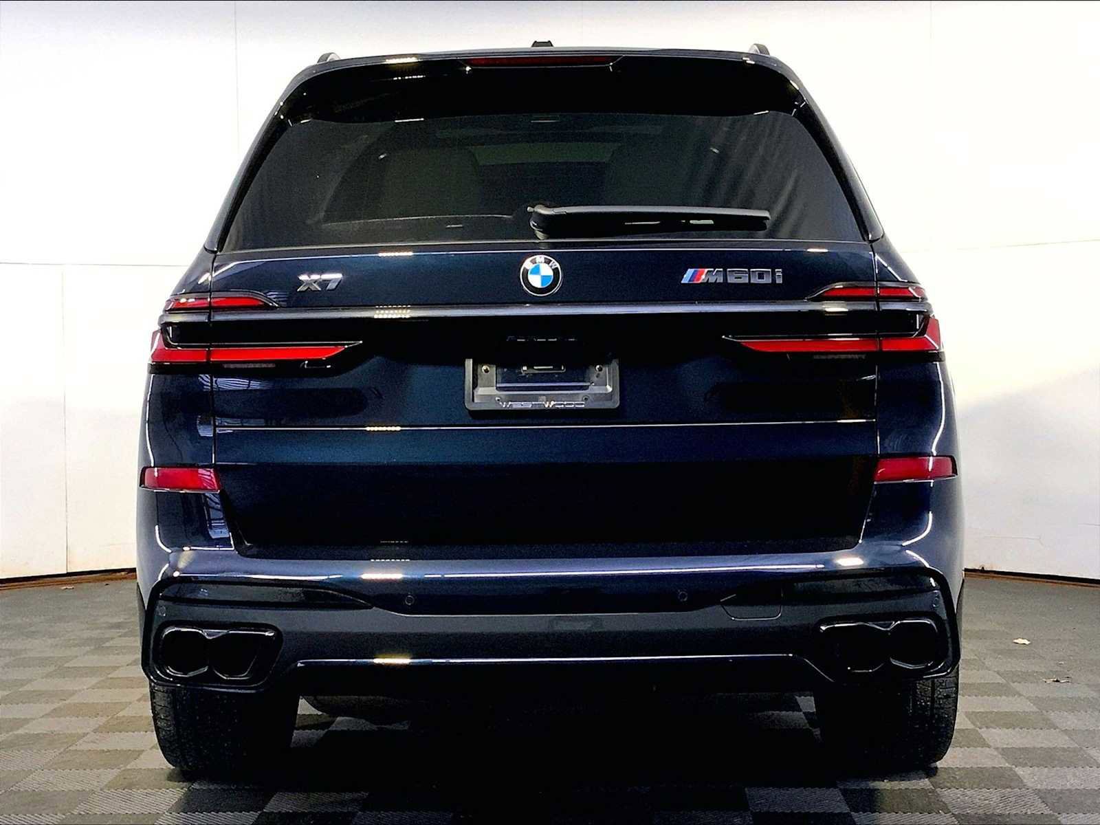 Used 2024 BMW X7 M60i w/ Executive Package image 6