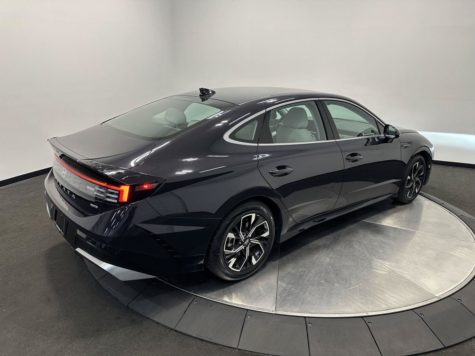 Certified 2024 Hyundai Sonata SEL AWD/4WD image 7