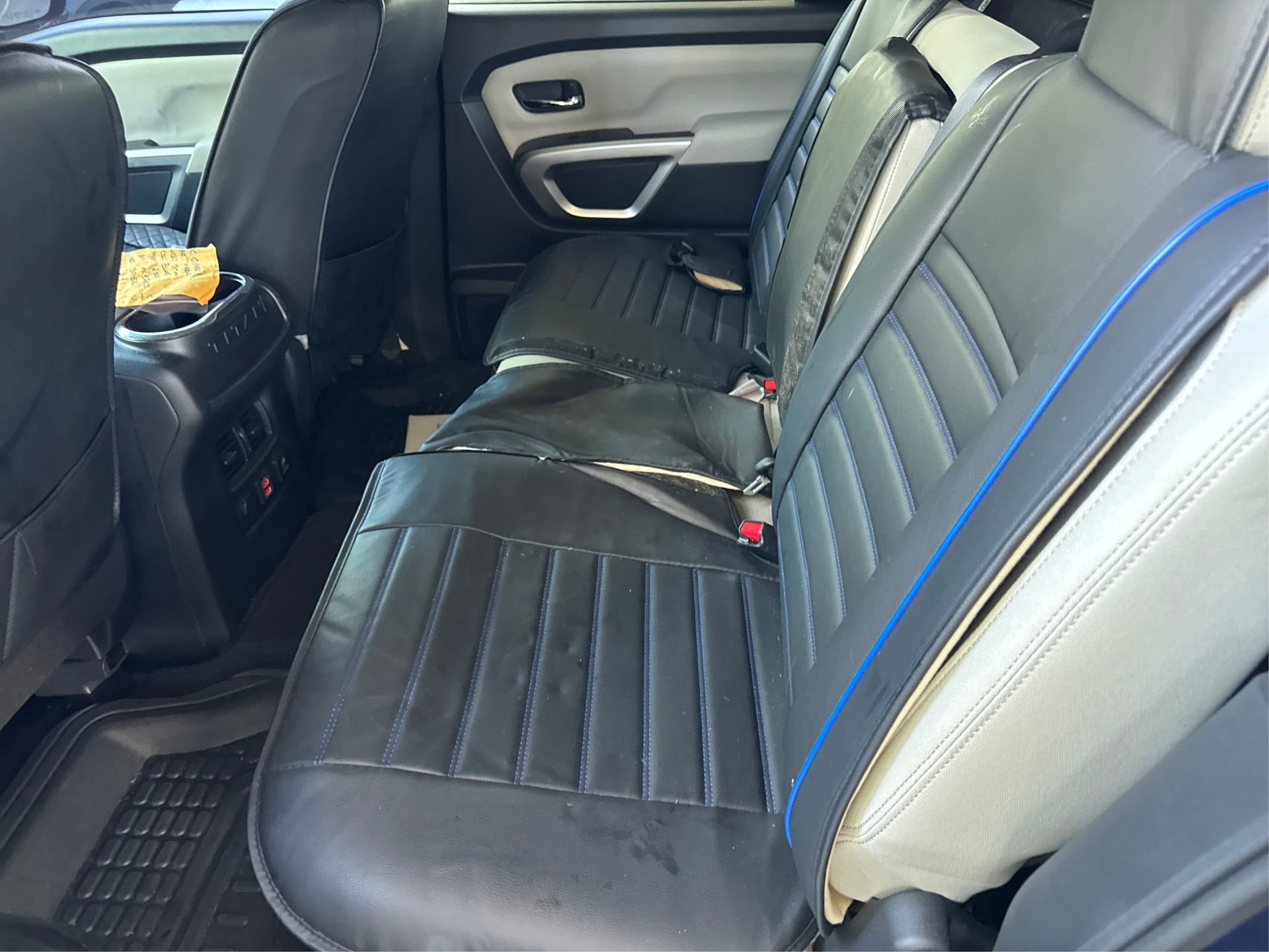 Used 2021 Nissan Titan SV w/ SV Convenience Package image 12