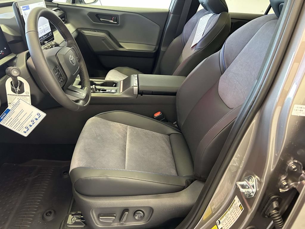 Used 2026 Toyota RAV4 XSE w/ Panoramic Sun Roof Package AWD/4WD image 15
