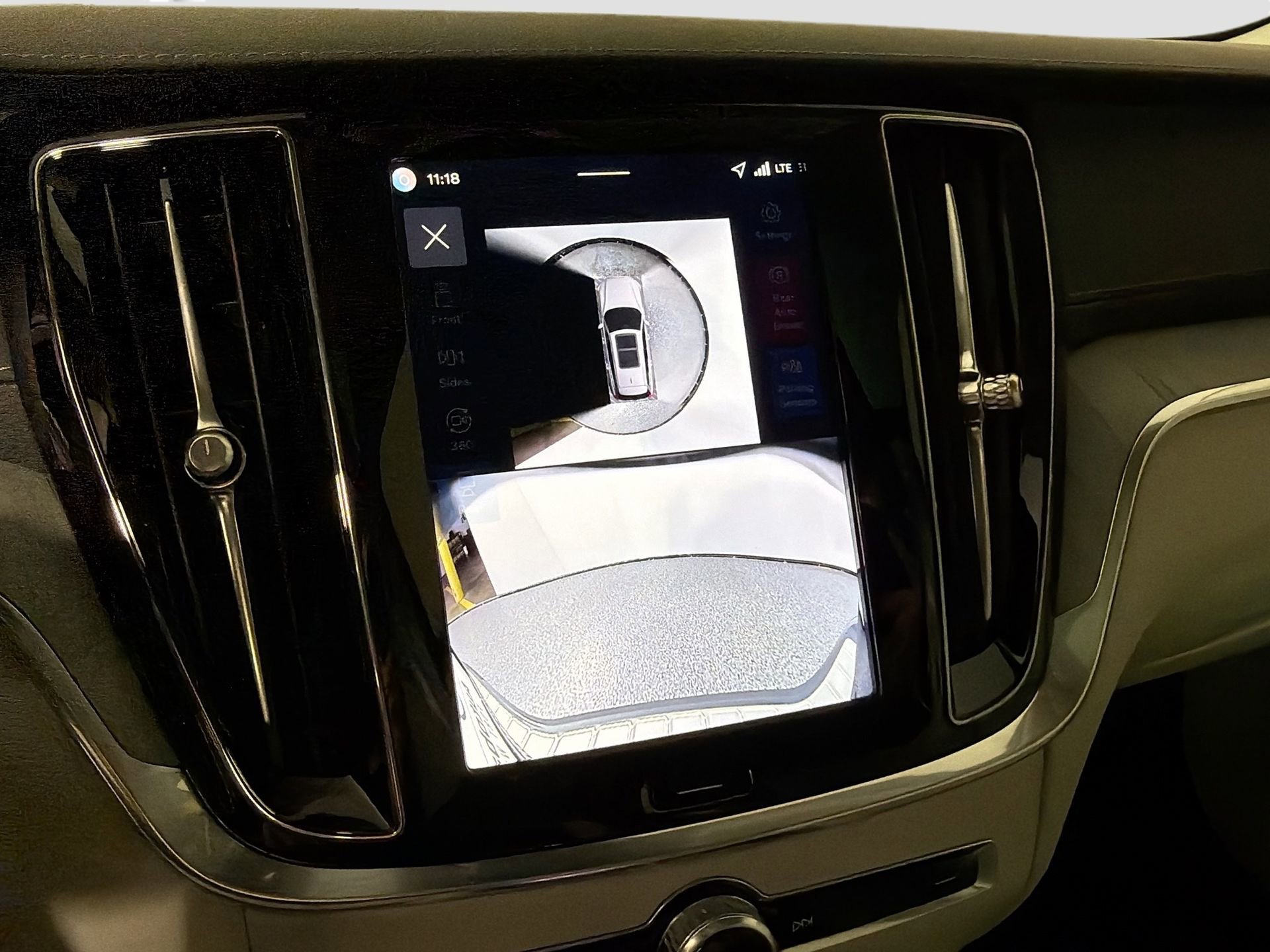New 2026 Volvo V60 B5 Cross Country Ultra w/ Protection Package Premier AWD/4WD image 13