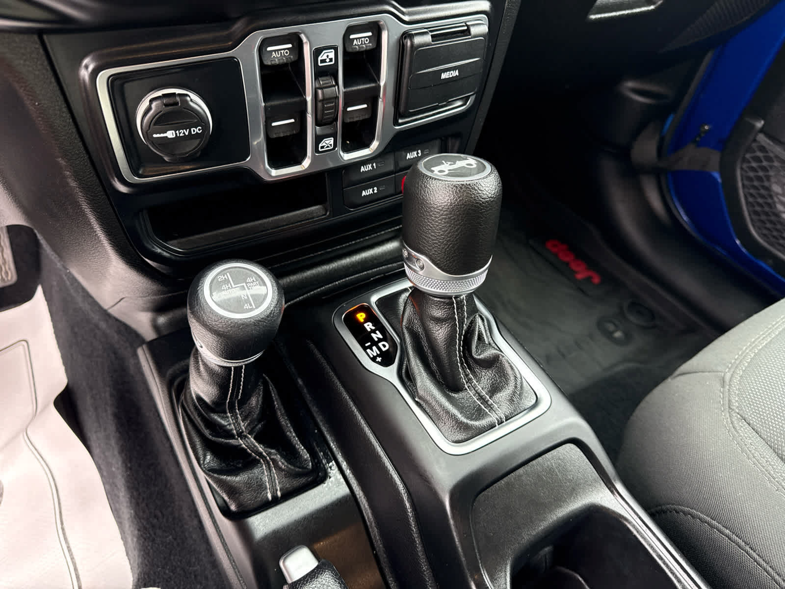 Used 2019 Jeep Wrangler Unlimited Sahara w/ Safety Group AWD/4WD image 18