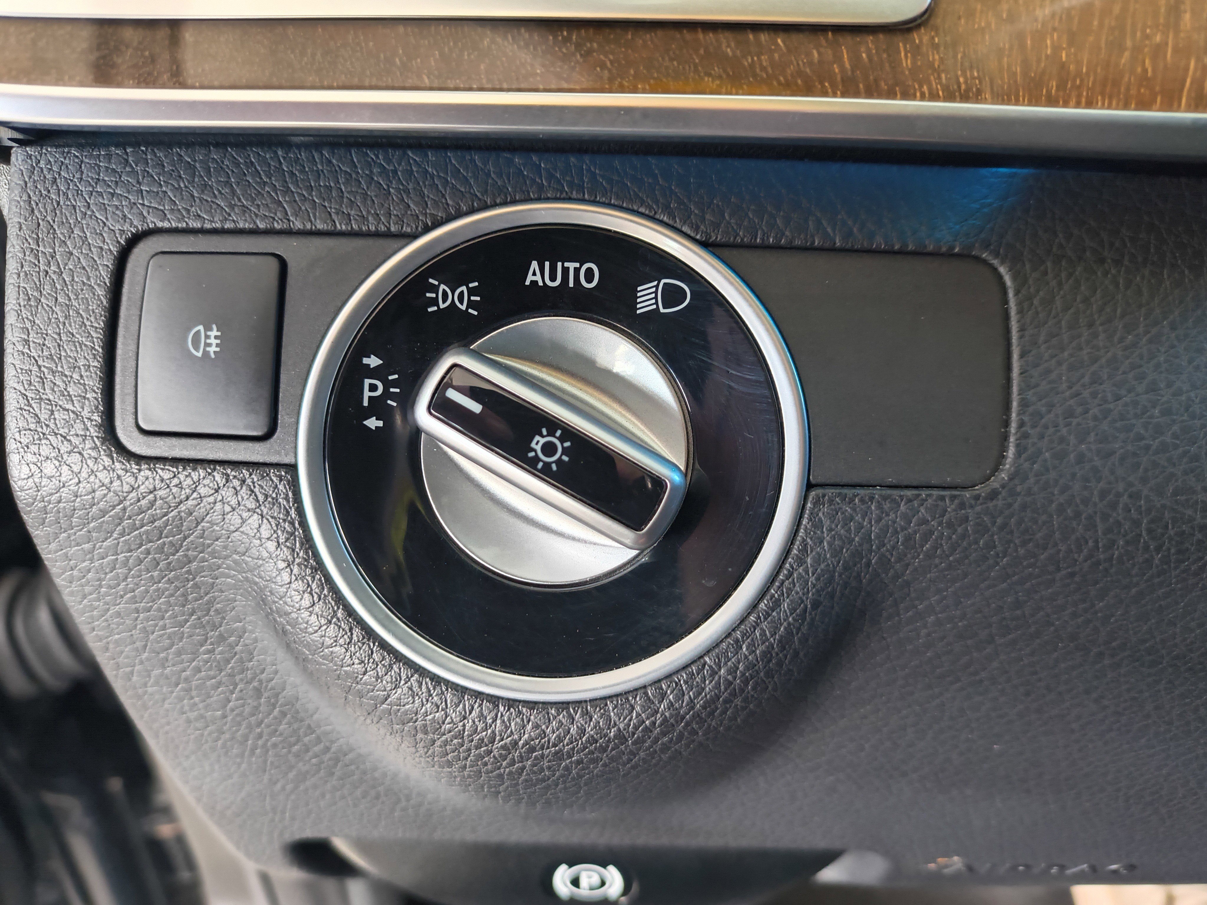 Used 2016 Mercedes-Benz E 350 4MATIC Wagon image 15