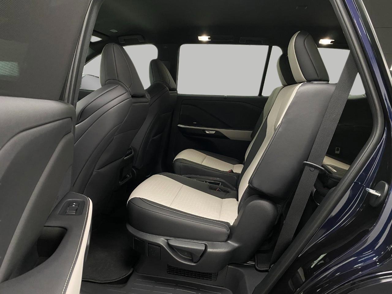 New 2026 Lexus TX 500h AWD image 30