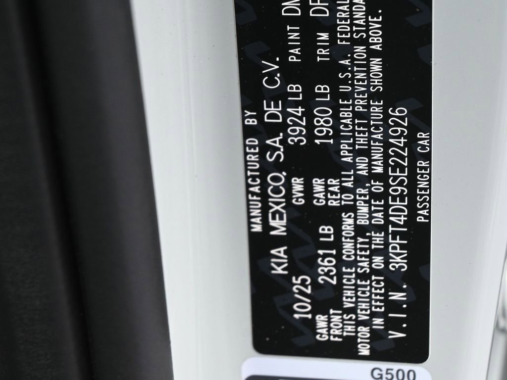 Used 2025 Kia K4 LXS image 40